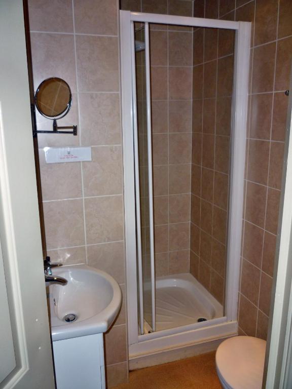 Royal Oak Inn Лосуитиел Стая снимка