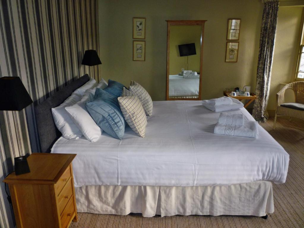 Royal Oak Inn Лосуитиел Стая снимка